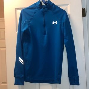 Under Armour adult small fitted cold gear perfect condition. Thumb holes.